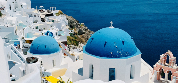 Guide To Luxury Travel Across The Greek Islands